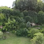 Les Trois Grottes Holiday home